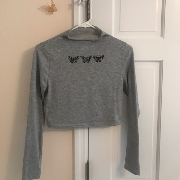 Three butterfly crop top - Picture 3 of 3